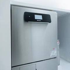 器具の洗浄・消毒を行う機器